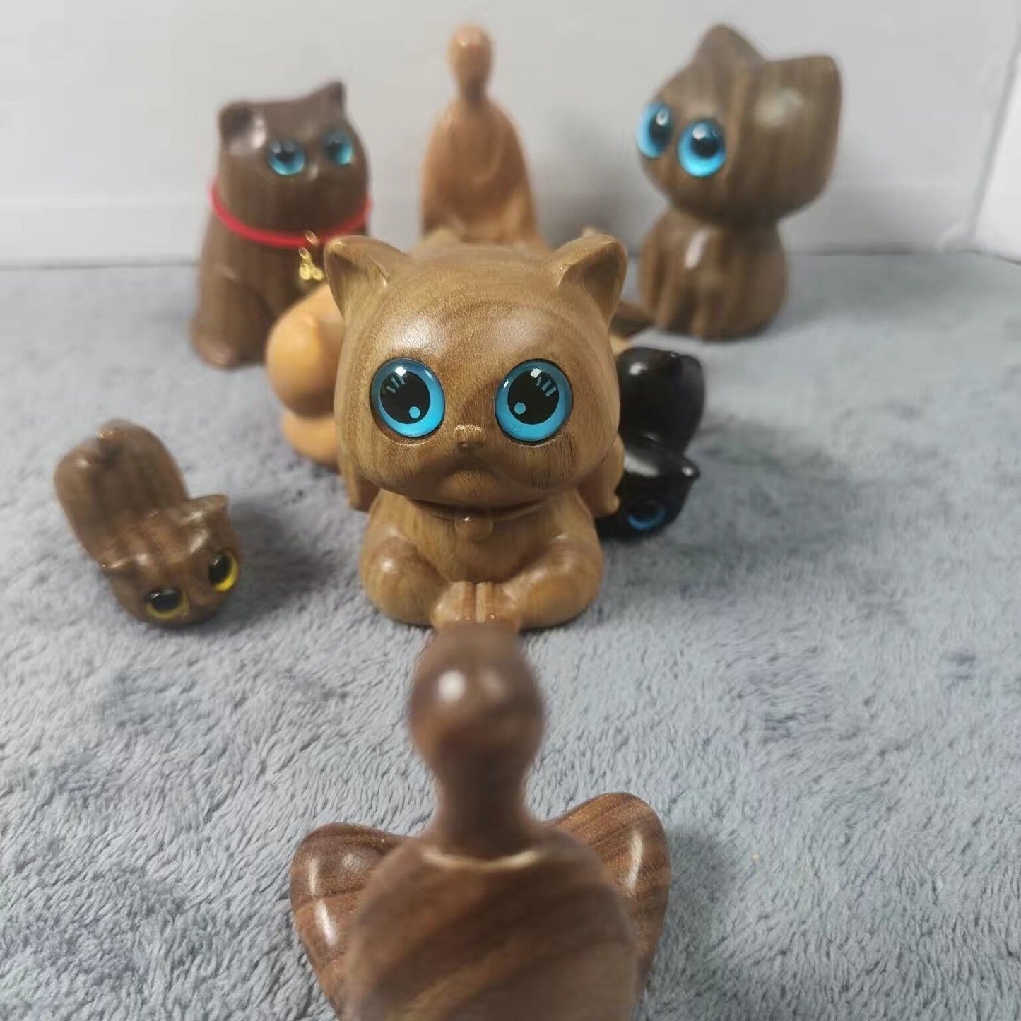 Handcrafted Sandalwood & Ebony Cat Figurines – Minimalist Wooden Animal Ornaments Collection