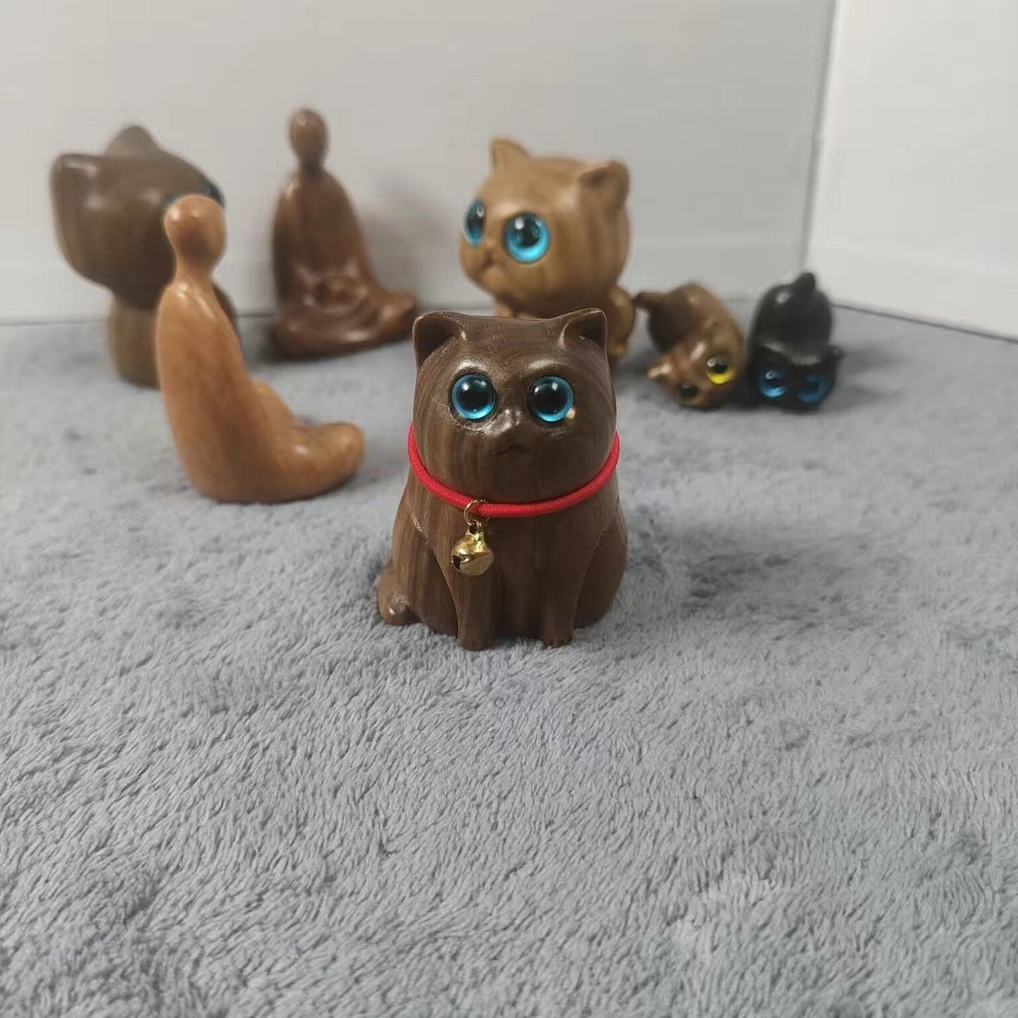 Handcrafted Sandalwood & Ebony Cat Figurines – Minimalist Wooden Animal Ornaments Collection