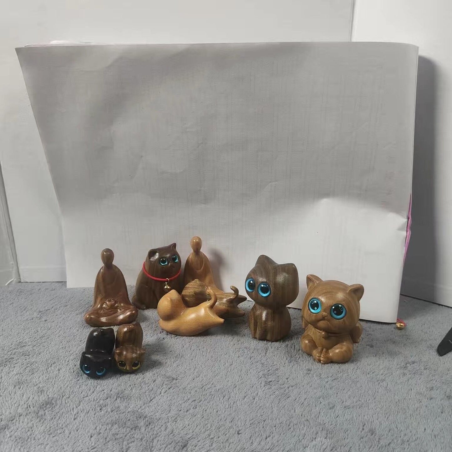 Handcrafted Sandalwood & Ebony Cat Figurines – Minimalist Wooden Animal Ornaments Collection