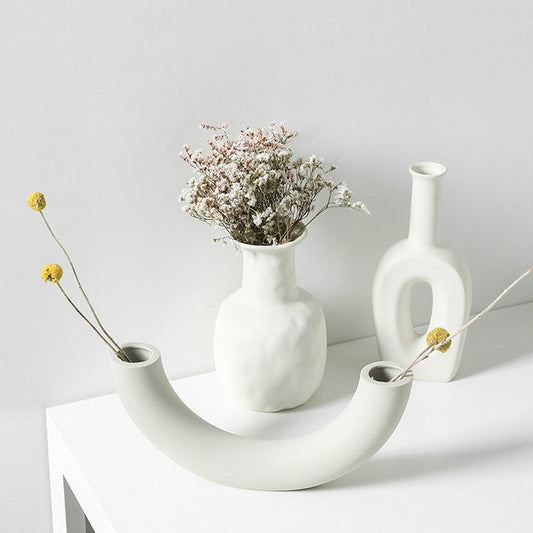 Artosia Nordic Ceramic Vase – Minimalist Home Decoration, Museum-Style Elegance.
