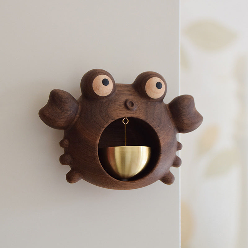 Serenity Wooden Wind Chime – Luxury Healing Door Ornament Featuring Penguin & Crab Designs for Stylish Interiors
