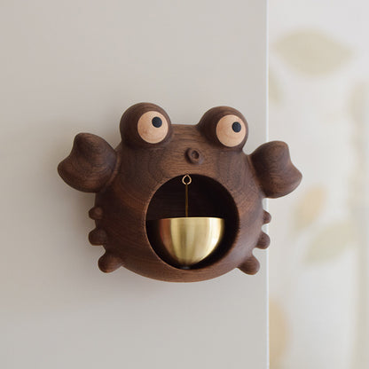 Serenity Wooden Wind Chime – Luxury Healing Door Ornament Featuring Penguin & Crab Designs for Stylish Interiors