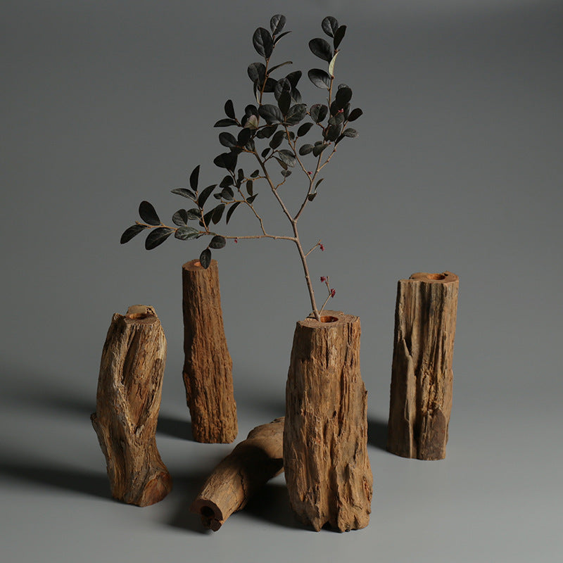 Flower Arrangement With Dead Wood Landscape Ornaments – Solid Wood Small Vase