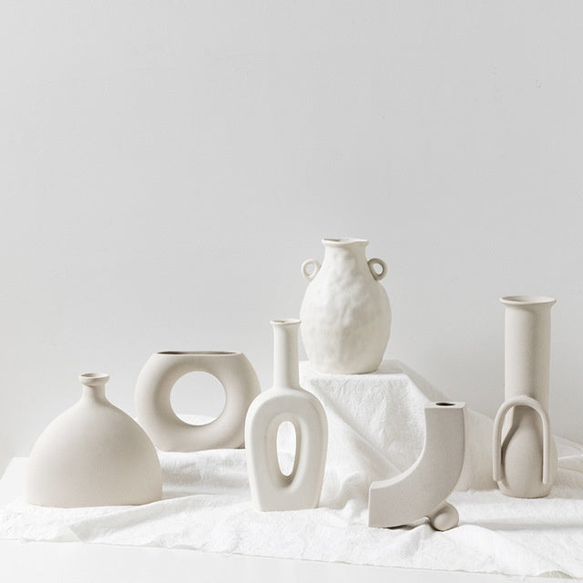 Artosia Nordic Ceramic Vase – Minimalist Home Decoration, Museum-Style Elegance
