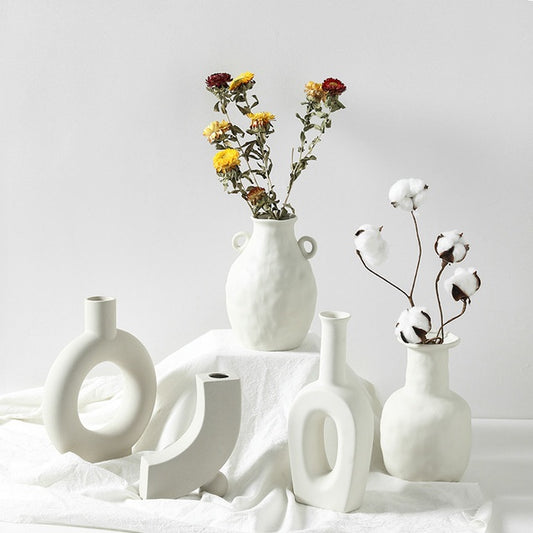 Artosia Nordic Ceramic Vase – Minimalist Home Decoration, Museum-Style Elegance