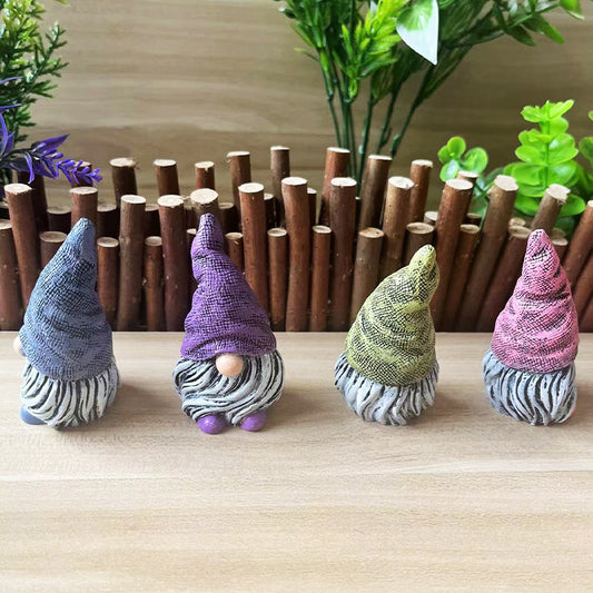 SmileDecor Elegant Resin Ornaments – Stylish Home Accents That Make Guests Smile, Living Room & Office