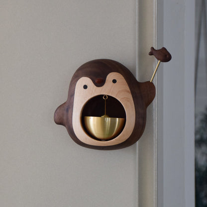 Serenity Wooden Wind Chime – Luxury Healing Door Ornament Featuring Penguin & Crab Designs for Stylish Interiors
