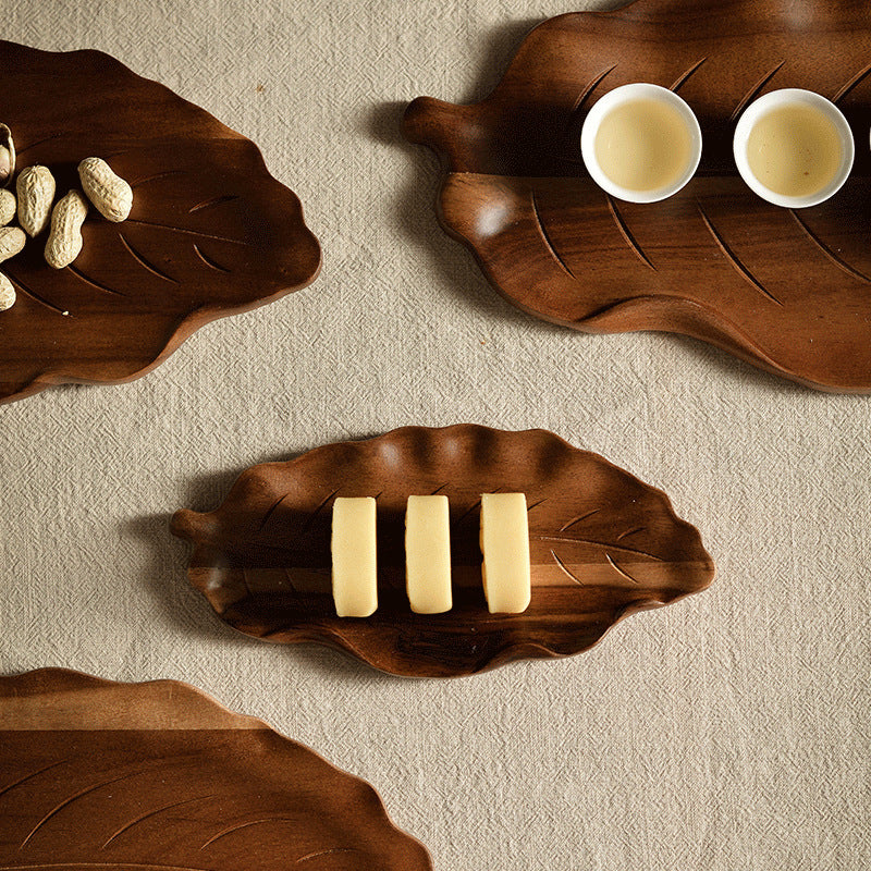 Luxury pine tray with leaf pattern
