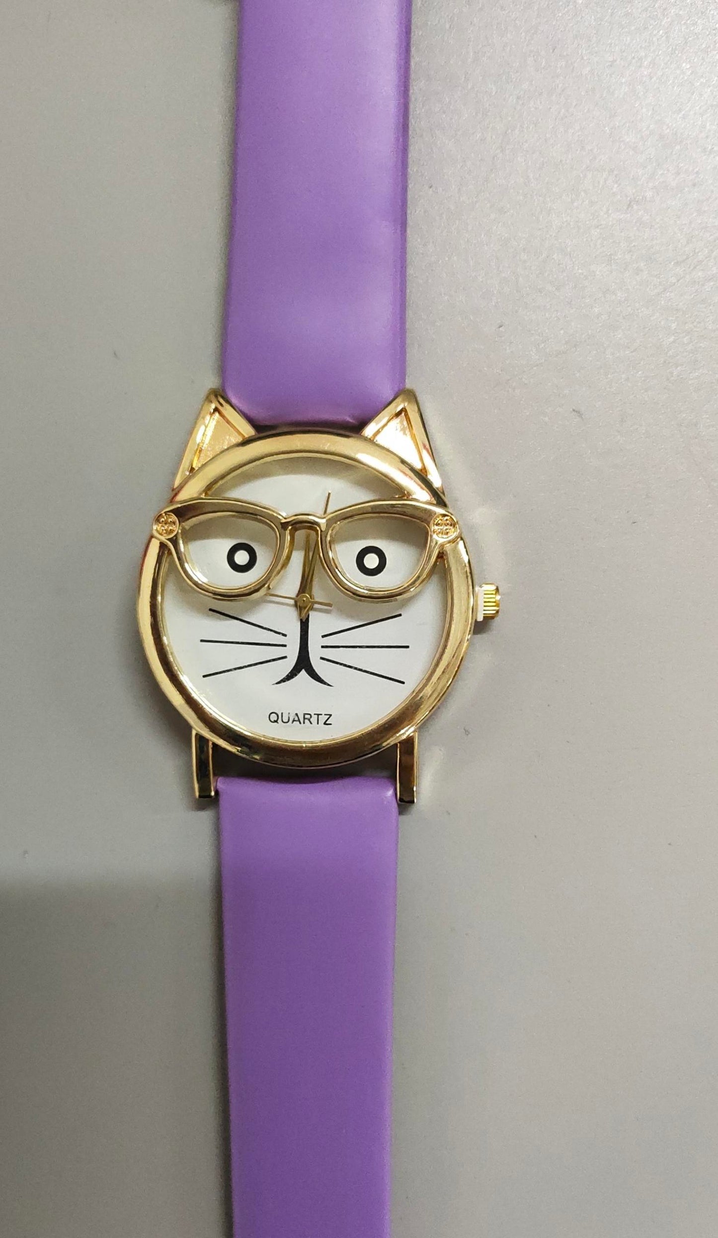 Quartz Core  Gold Cat Face Watch – Cute Glasses Design Wristwatch