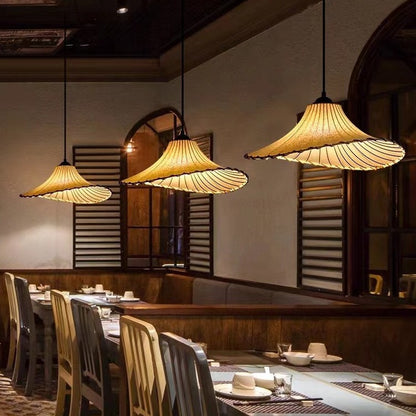 Japanese Lotus Pendant Lamp – Creative Straw Hat Design, Warm Light Ceiling Light for Restaurant, Tea Room & Bedroo