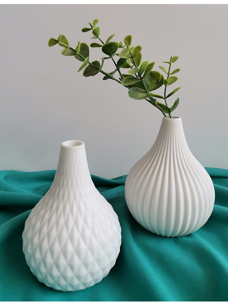 Handmade Simple INS Style White Porcelain Small Vase – Soft Home Decoration Ornament