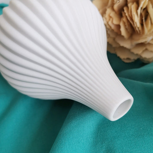 Handmade Simple INS Style White Porcelain Small Vase – Soft Home Decoration Ornament