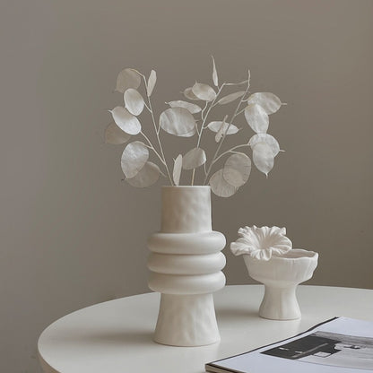 White Plain Embryo Creative Straight Ceramic Vase